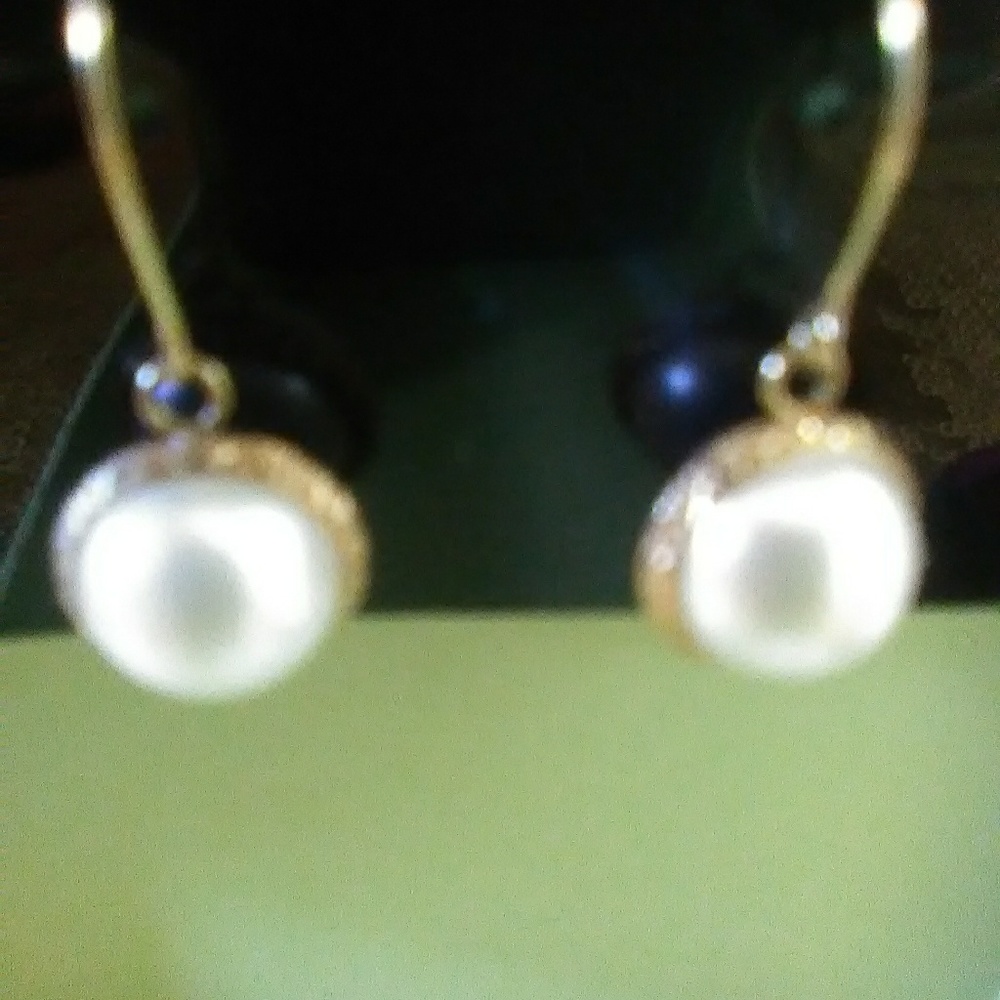 On Hold for Trade 18k Akoya 9.5 mm Earrings